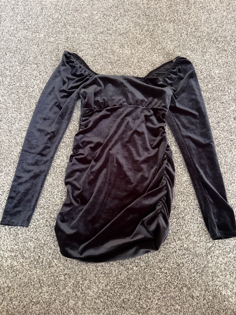 wild fable Black Velvet Long-Sleeve Ruched Mini Dress